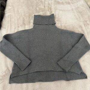 Zara Gray Turtleneck Sweater with Ribbed Knit and Relaxed Fit